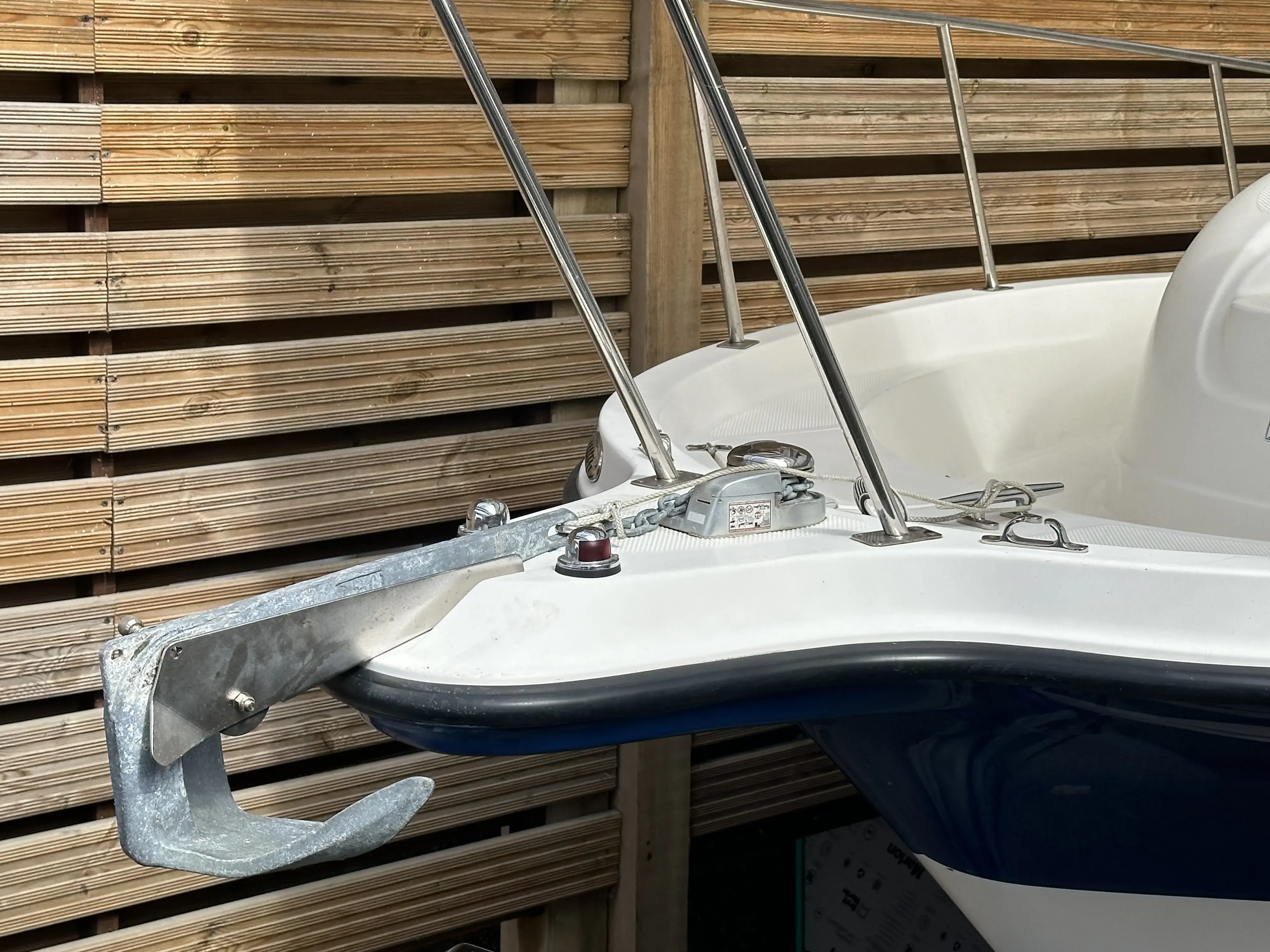 2010 Bayliner 2352 trophy