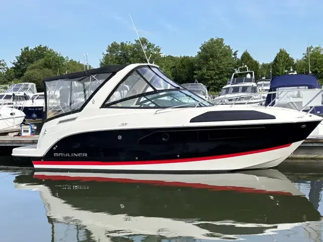 Bayliner Ciera 8