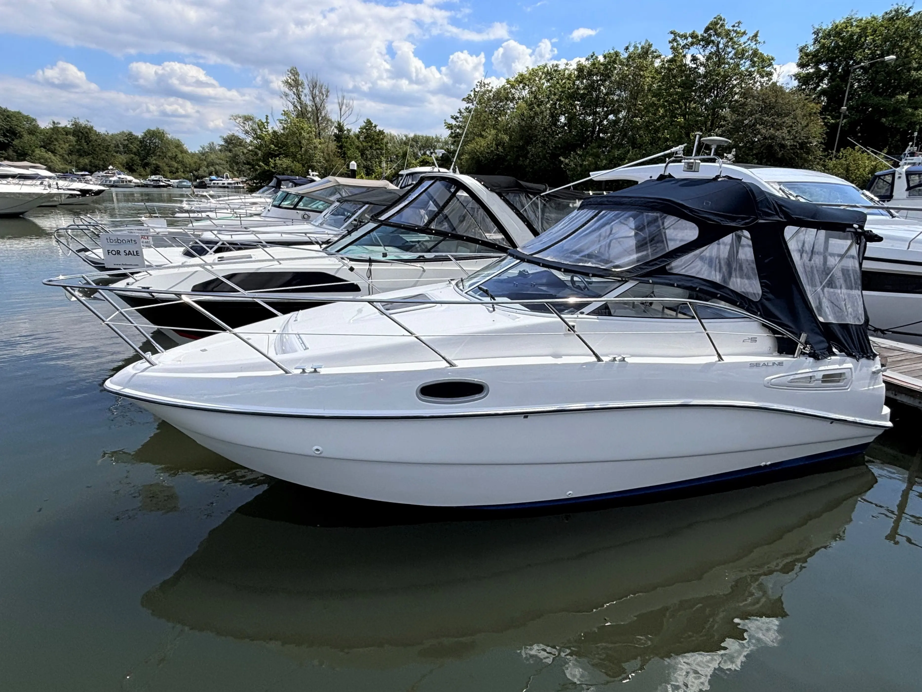 2005 Sealine s25