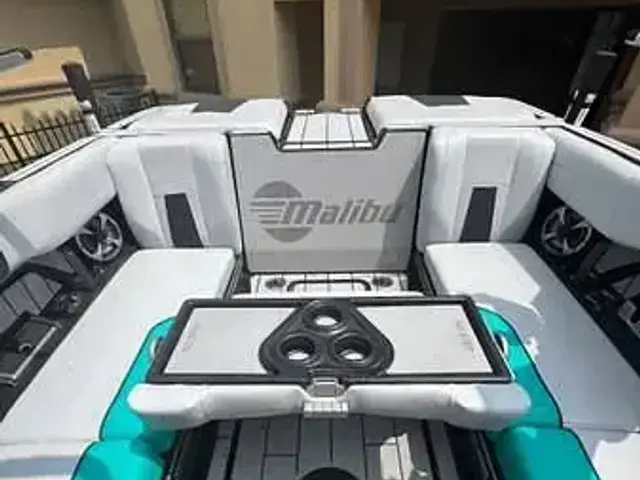 Malibu 23 MXZ