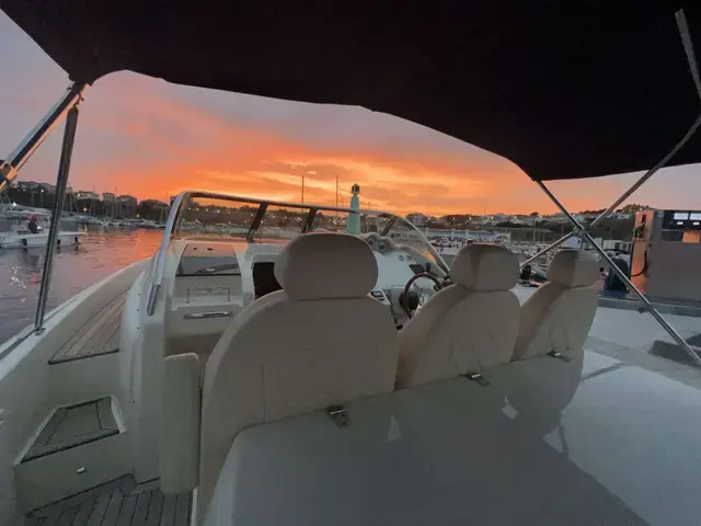 Chris Craft Launch 360