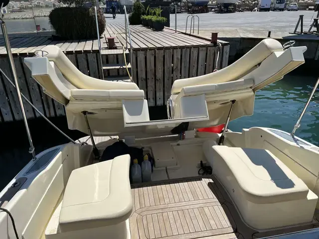 Chris Craft Launch 360