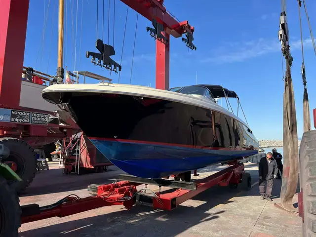 Chris Craft Launch 360