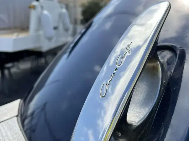 Chris Craft Launch 360