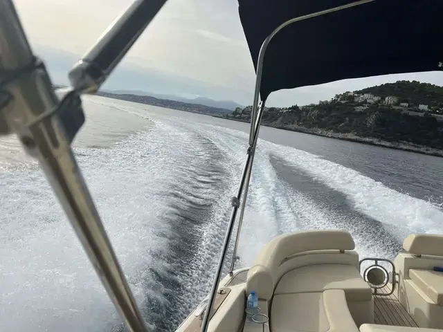 Chris Craft Launch 360