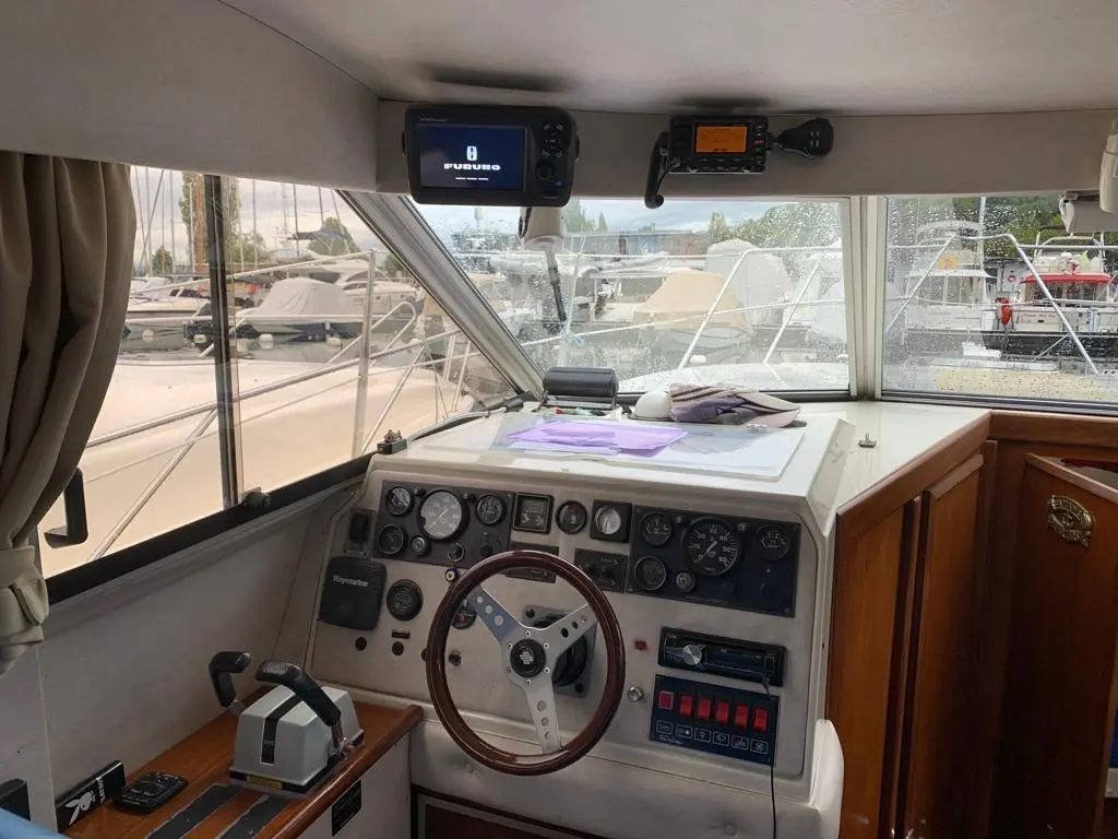 1985 Fairline 31 corniche flybridge