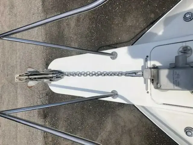 Tiara 34