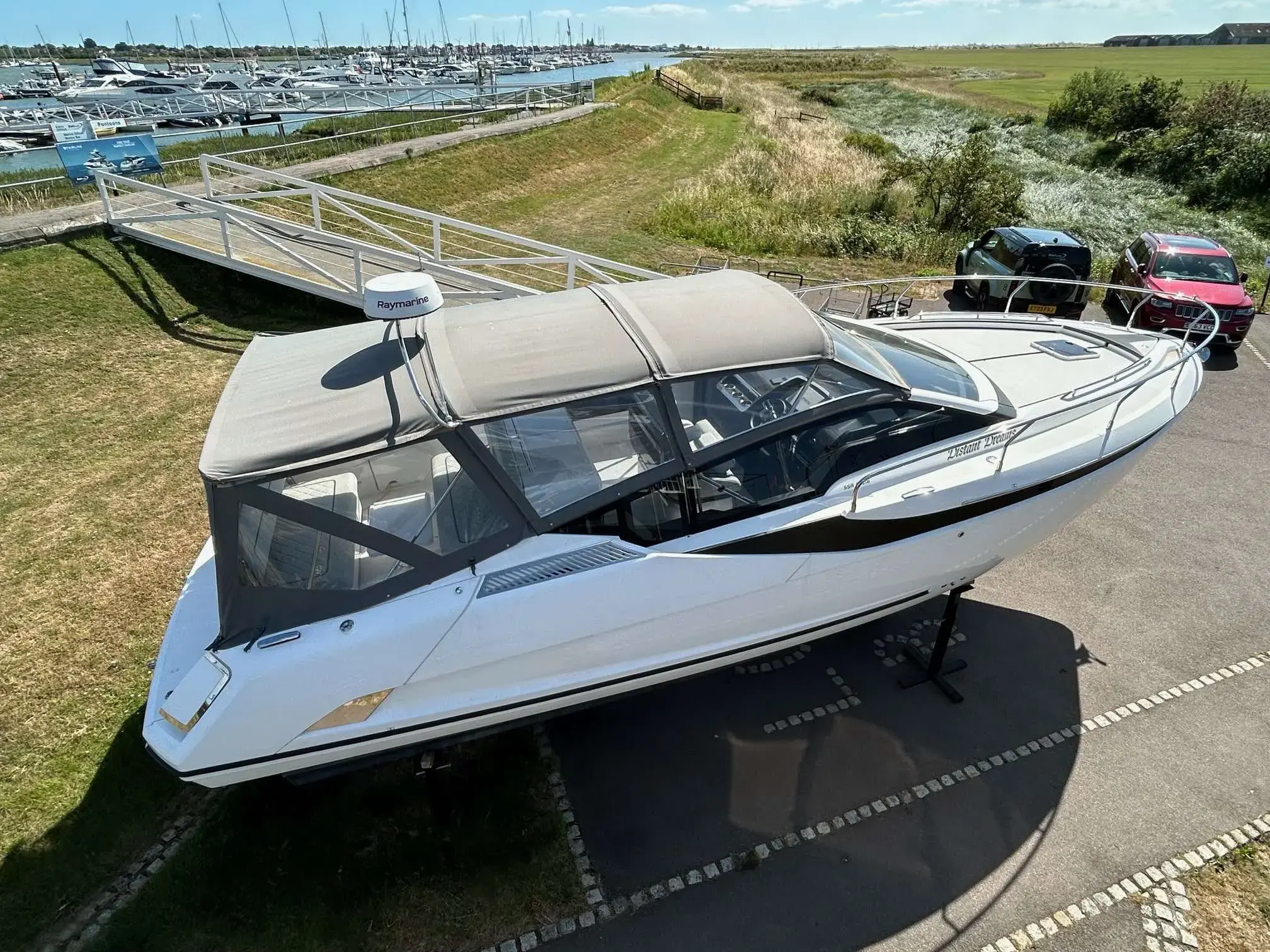 2021 Fairline f line 33