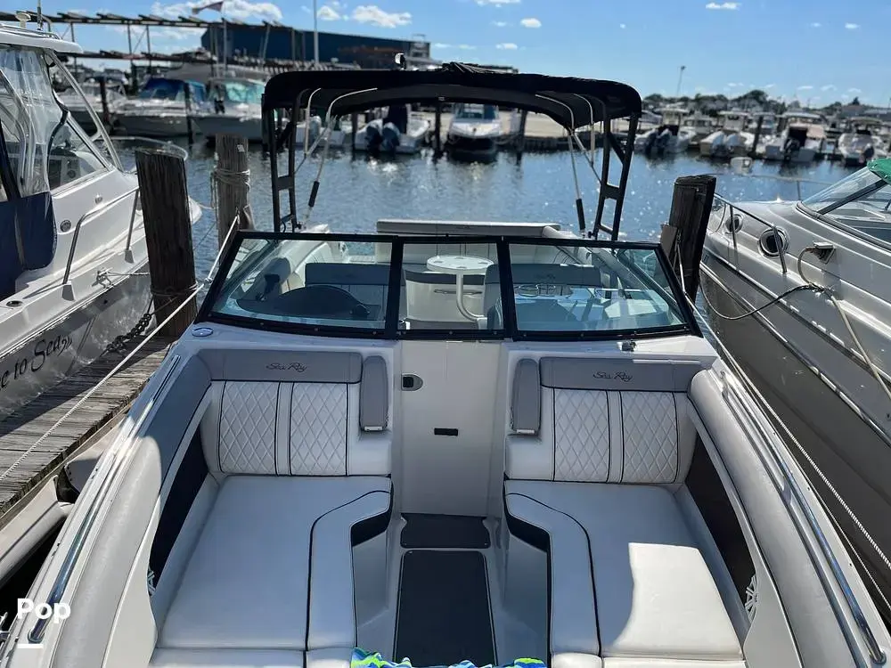 2016 Sea Ray 270 sundeck