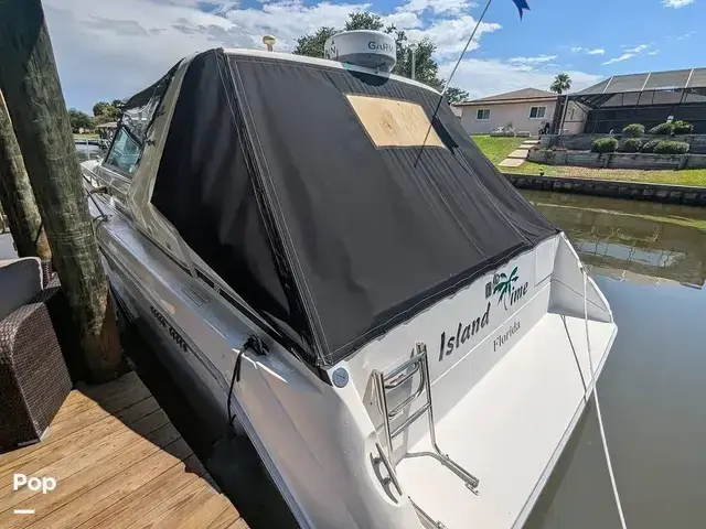 Sea Ray 350 Express Cruiser