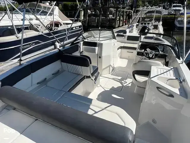 Bayliner DX 2200