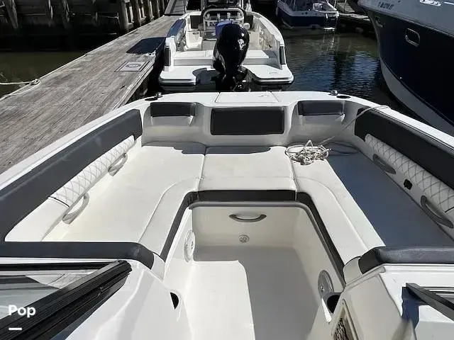 Bayliner DX 2200