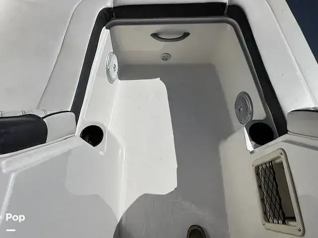 Bayliner DX 2200