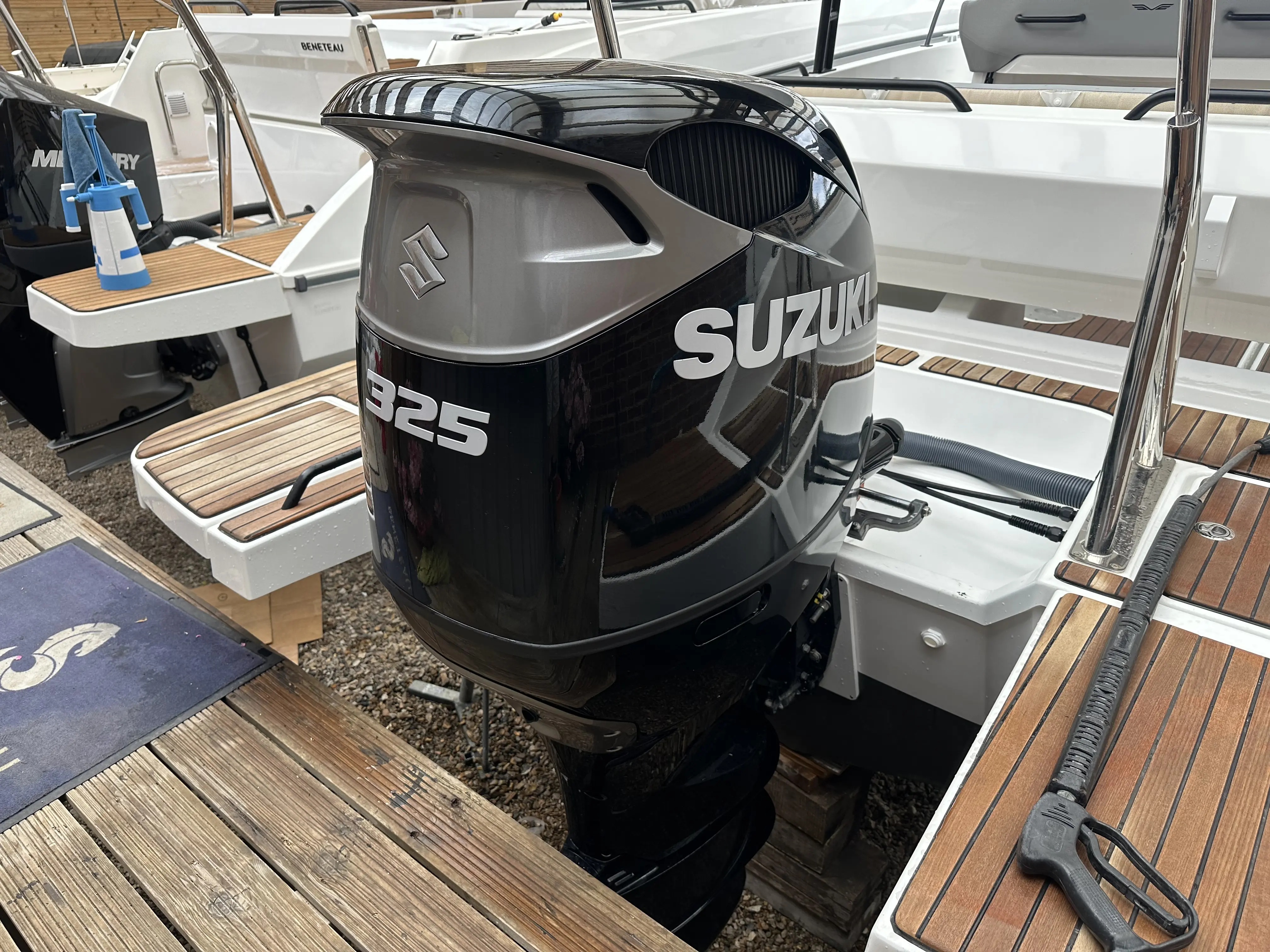 2022 Beneteau flyer 8 sundeck outboard