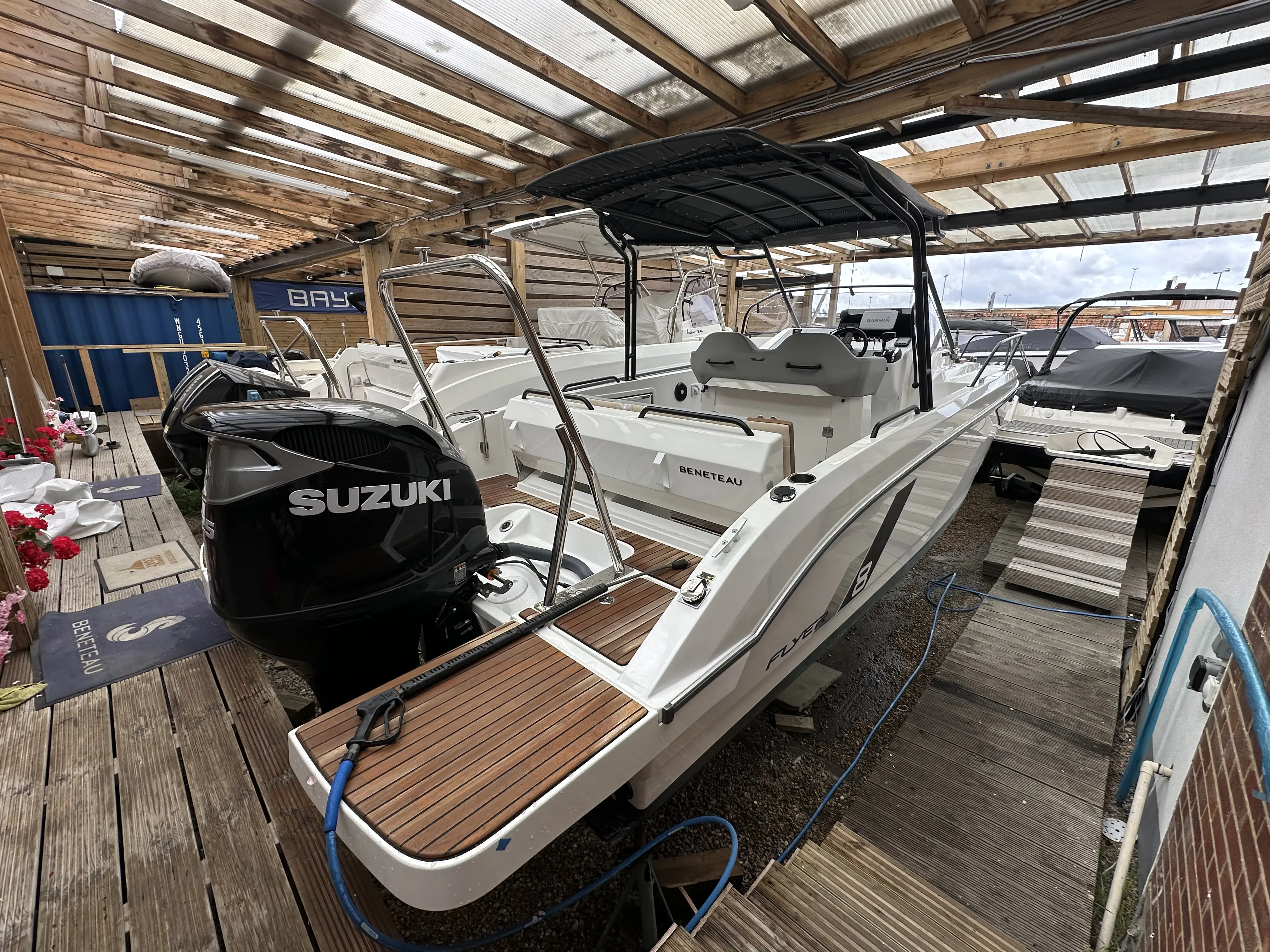 2022 Beneteau flyer 8 sundeck outboard