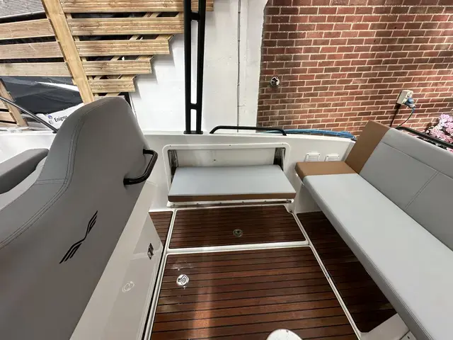 Beneteau Flyer 8 Sundeck Outboard