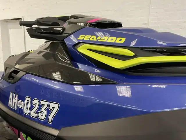 Sea-Doo 230 Wake Pro