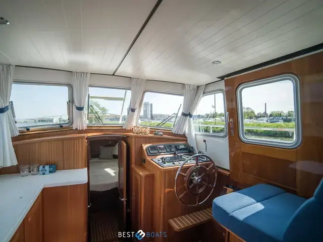 Linssen Classic Sturdy 36 Sedan Deck Bridge