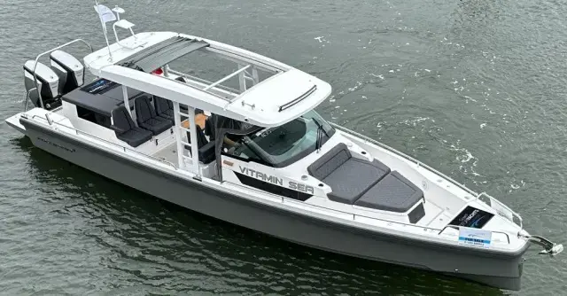 2018 Axopar 37 sun top with aft cabin