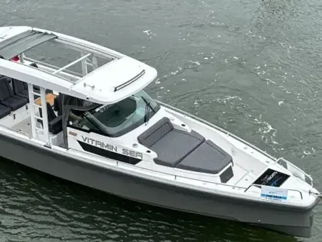 Axopar 37 Sun Top with Aft Cabin