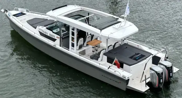 2018 Axopar 37 sun top with aft cabin