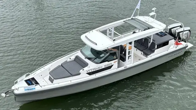 2018 Axopar 37 sun top with aft cabin