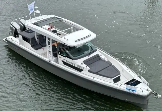 2018 Axopar 37 sun top with aft cabin