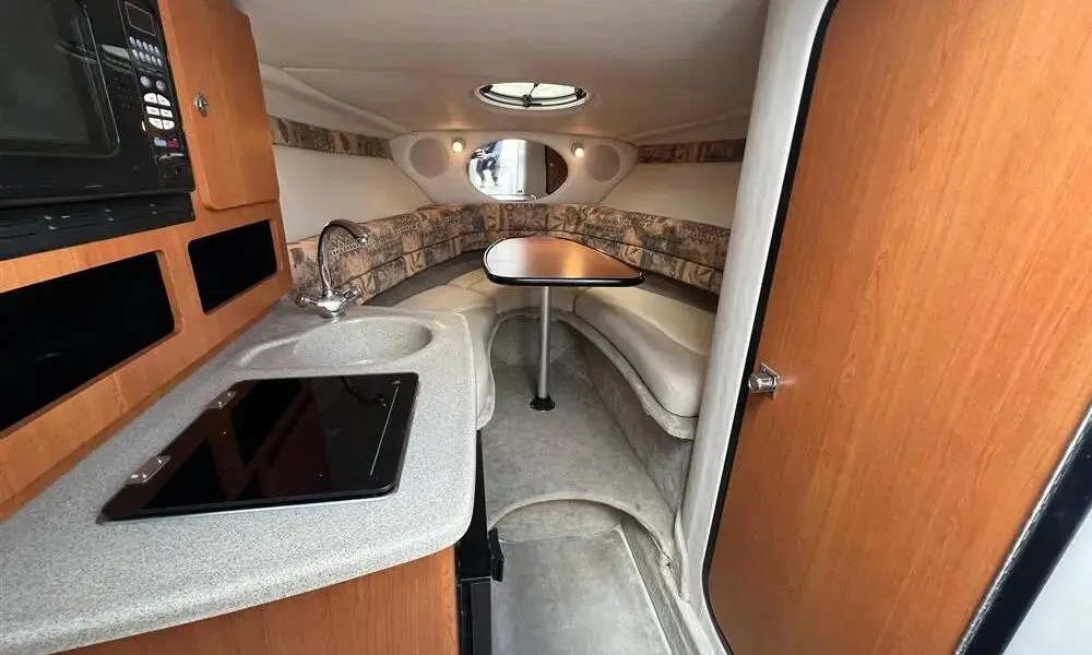 2005 Crownline 250 cr