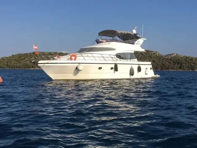 Elegance Yachts 54