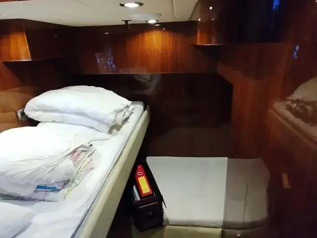 Elegance Yachts 54