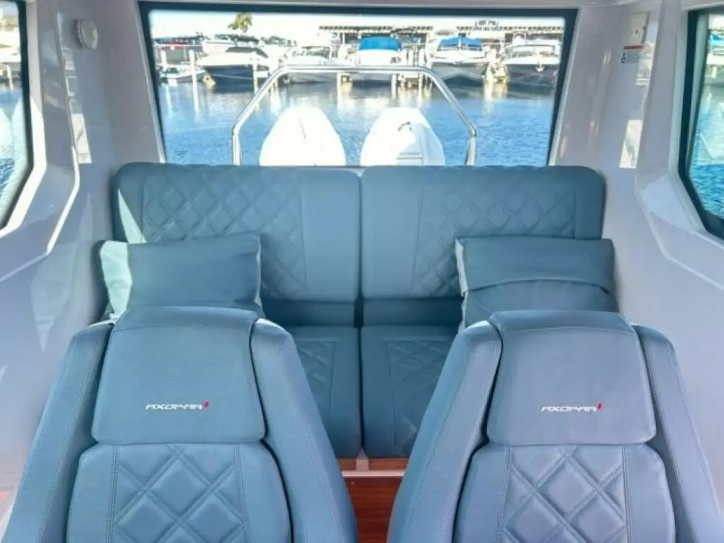 2022 Axopar 28 cabin