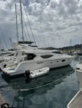 2007 Ferretti 550