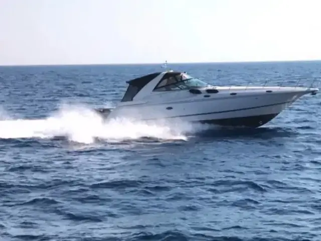 Cruisers Yachts Yachts 4270 Express