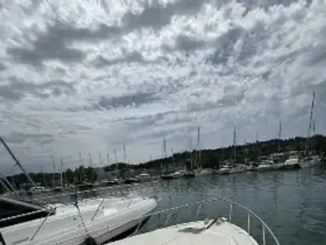 Ferretti Yachts 550