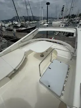 2007 Ferretti 550