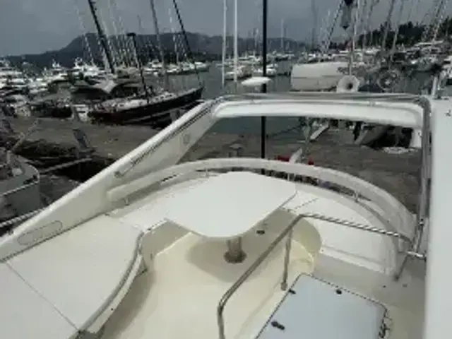 Ferretti Yachts 550