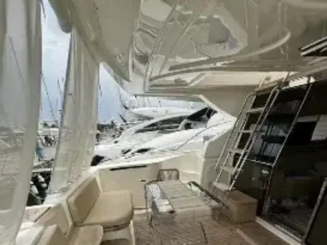 Ferretti Yachts 550