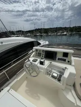 2007 Ferretti 550