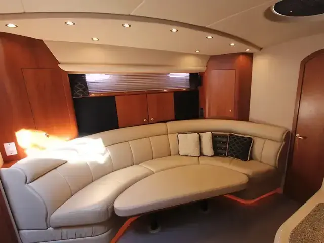 Cruisers Yachts Yachts 4270 Express