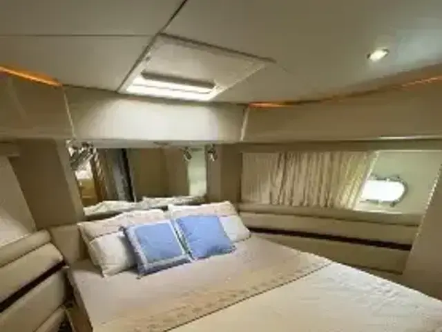 Ferretti Yachts 550