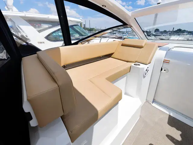 Cruisers Yachts 39