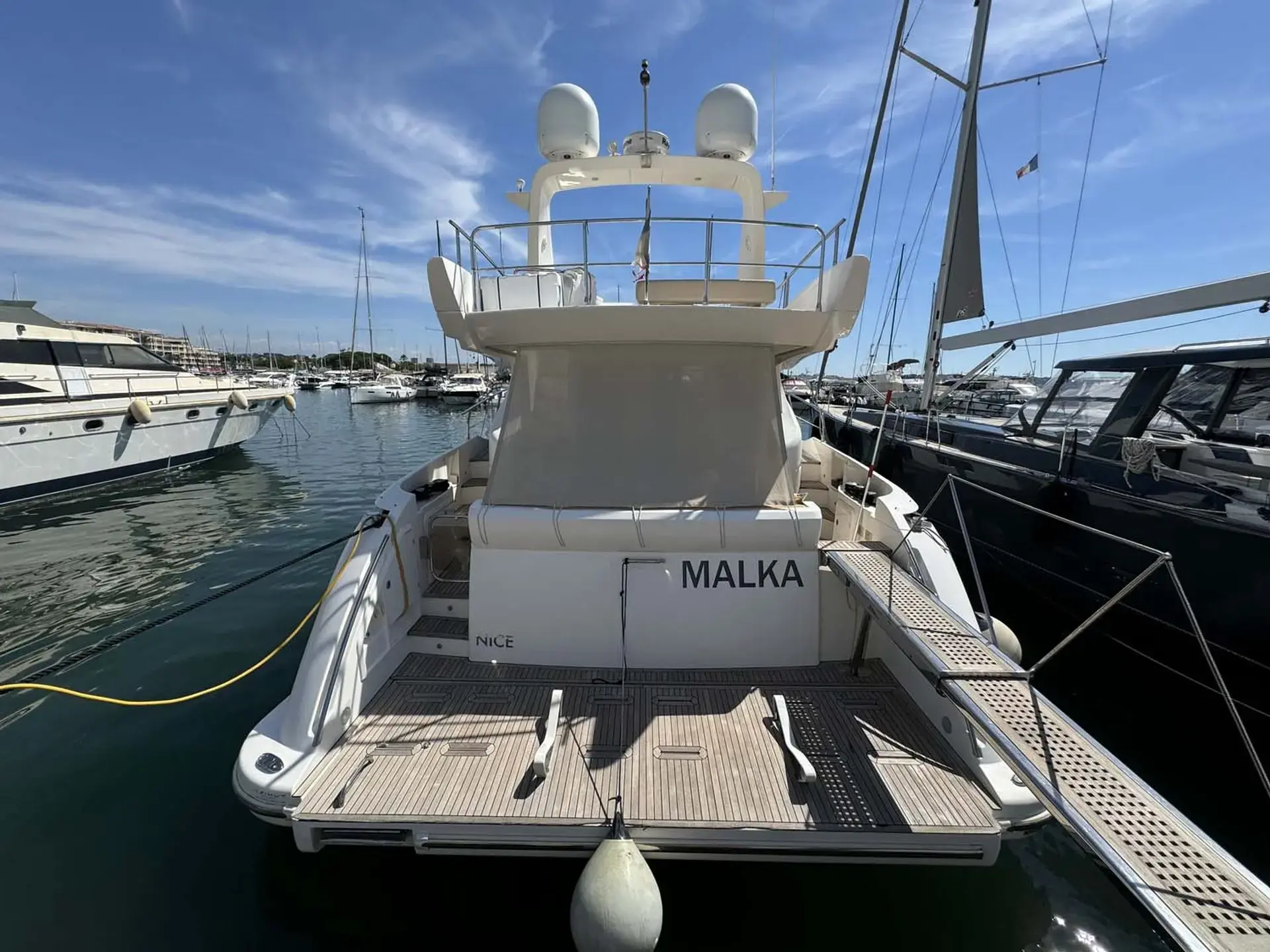 2011 Azimut 53 flybridge