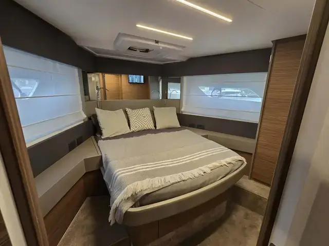 Ferretti Yachts 450