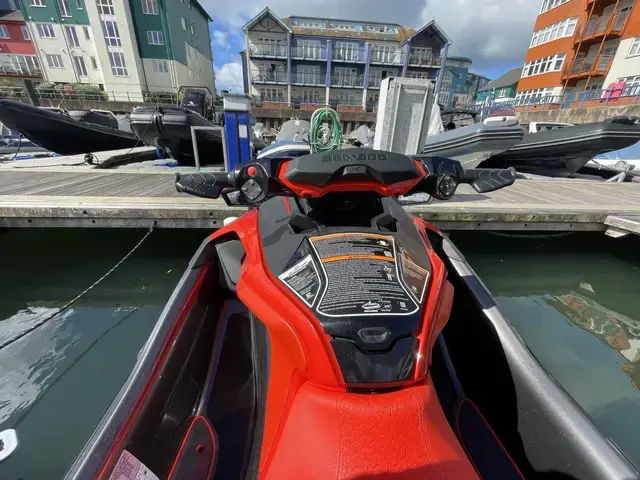 Sea-Doo RXT 300 RS