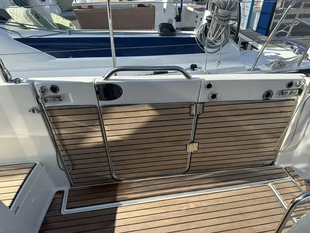 Beneteau Antares 12 Outboard