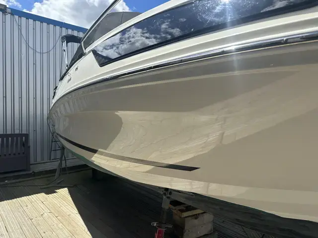 Bayliner VR5 Out board