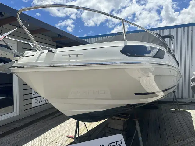 Bayliner VR5 Out board