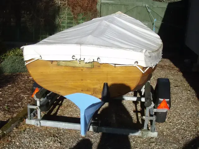 Classic 16' Clinker Motor Dinghy