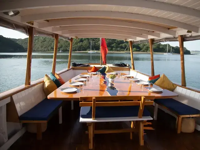 Classic Commercial Dining Charter Vessel