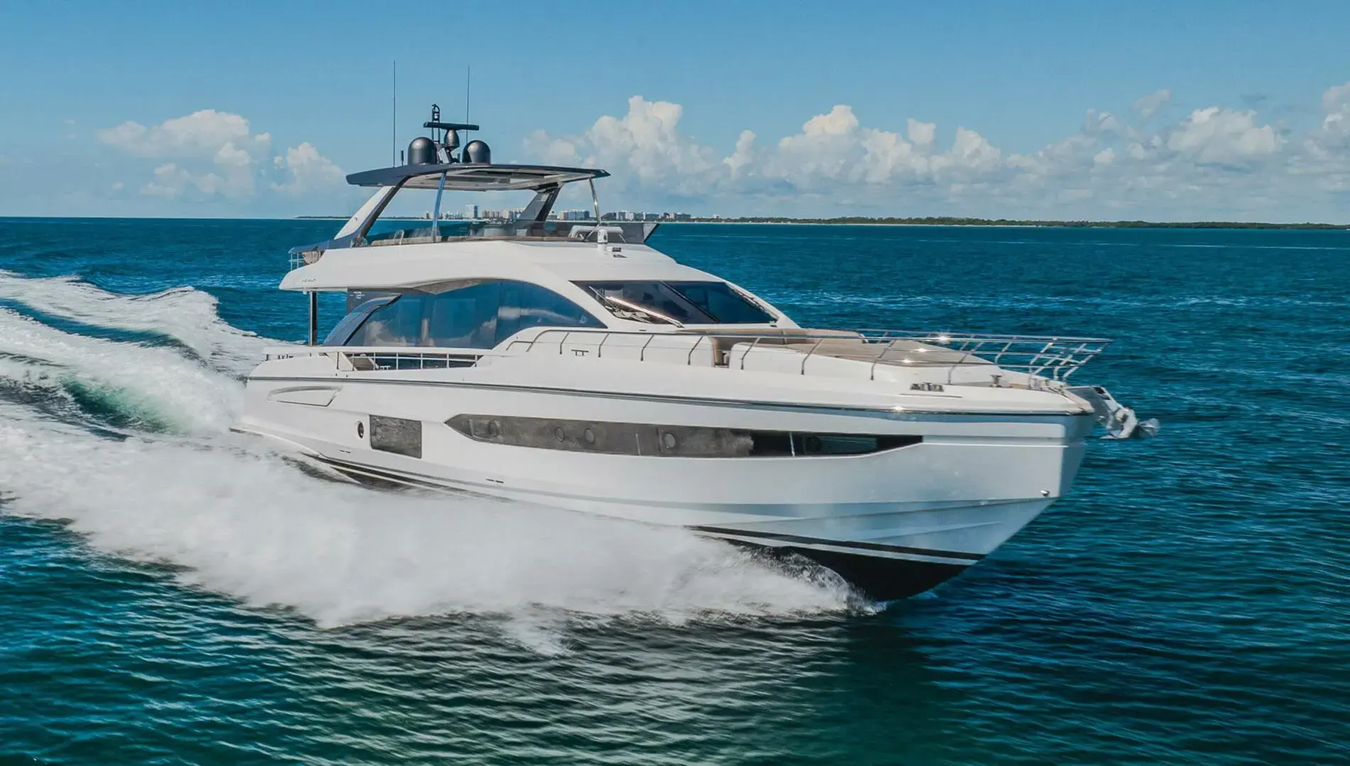 2020 Azimut 78 flybridge